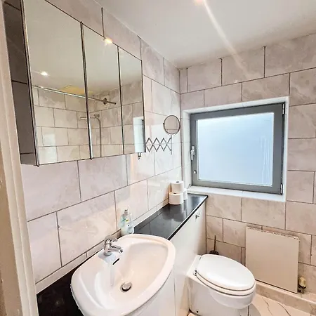 Apartment Stunning 1-bedroom Flat In Canary Wharf Free Parking Near Museum