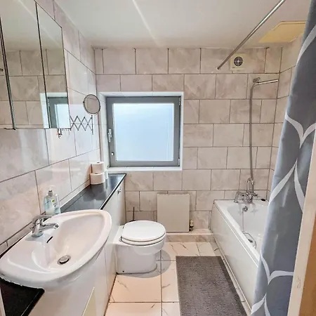Stunning 1-bedroom Flat In Canary Wharf Free Parking Near Museum * London
