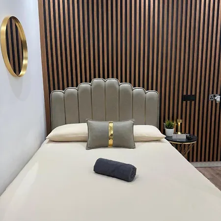 64 Hotel *