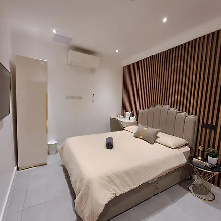Hotel 64 *