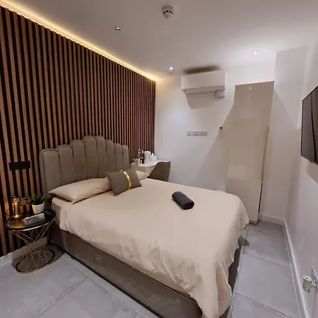 64 Hotel