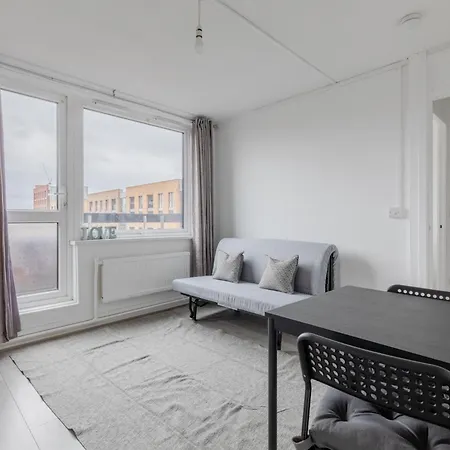 Stylish 1bd Flat With Shard Views Near Bermondsey *