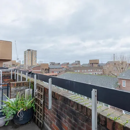Stylish 1bd Flat With Shard Views Near Bermondsey Apartment London