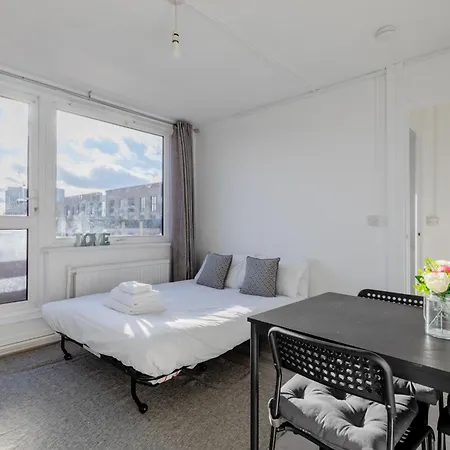 Stylish 1bd Flat With Shard Views Near Bermondsey Apartment