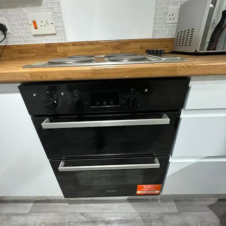 Lovely Spacious 2 Bedroom Flat In Bethnal Green, 3mins Away From Station Apartment