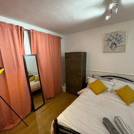 Apartment Lovely Spacious 2 Bedroom Flat In Bethnal Green, 3mins Away From Station