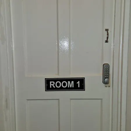 The Cosy Newcourt House, 6-sleeper - 15 Minutes From Zone 1