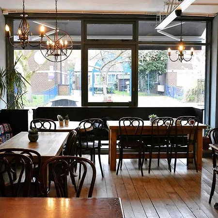 Stunning Family - Sleeps 11 Apartment *