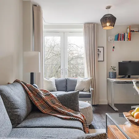 Apartment Modern In East End *