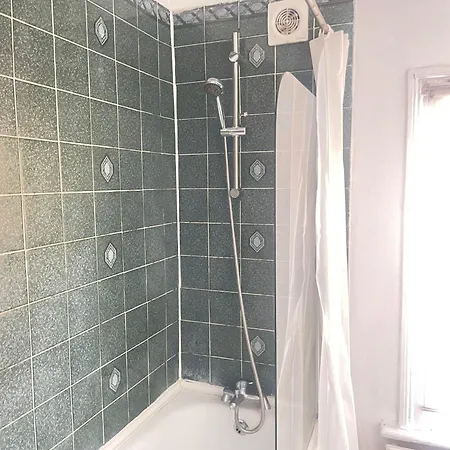 Nunhead 5mins Walk To Metro * לונדון