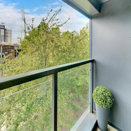 Luxury 2 Bedroom 2 Bathroom - Prime Location In Tower Bridge Bridge Apartment