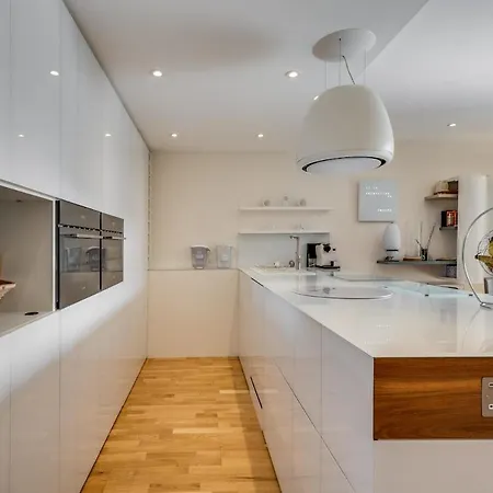 New 3 Bedroom Near Tower Bridge *