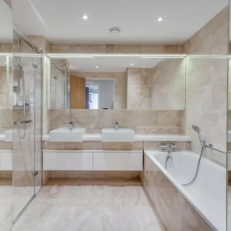 New 3 Bedroom Near Tower Bridge *