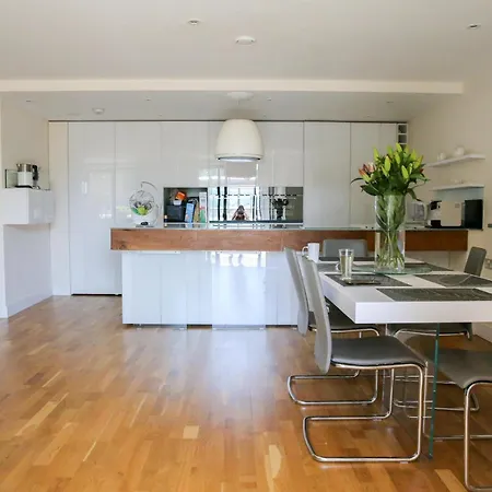 Apartment New 3 Bedroom Near Tower Bridge London