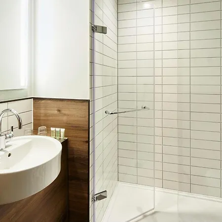 By Marriott Tower Bridge Hotel Londyn