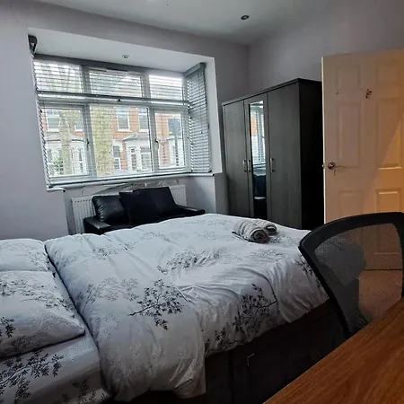 Comfy Fenia Homestay