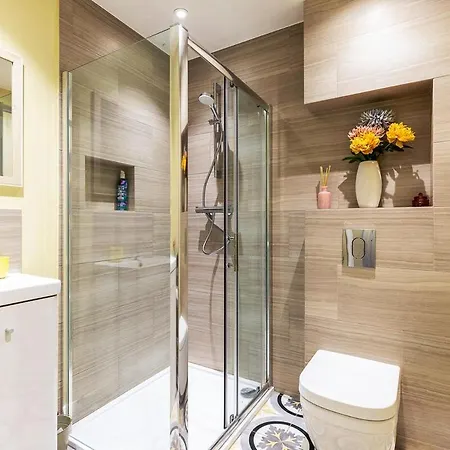 Cosy 1-bed Flat Near Apartment