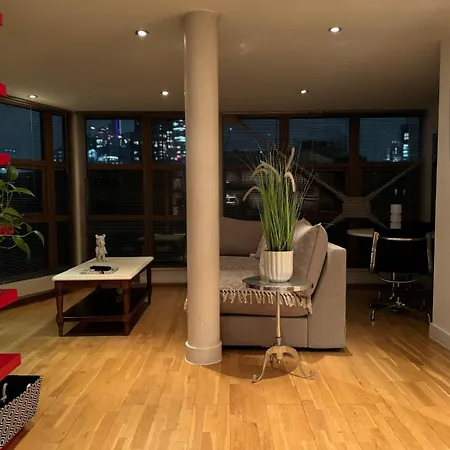 Super Cute Shoreditch Loft Apartment