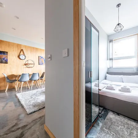 Renewed Comfy 1br Flat Near Woolwich Tube Station * London