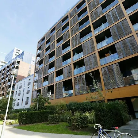 Modern 1-bed Entire Apartment, Zone 2