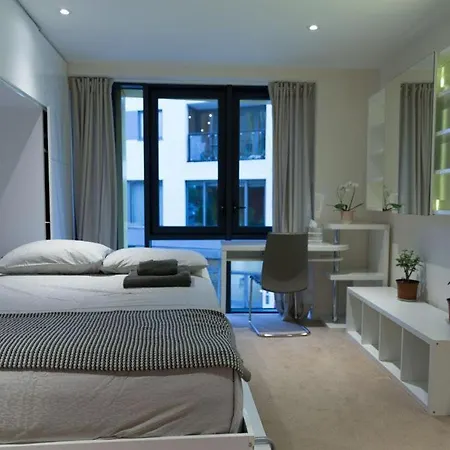 New 3 Bedroom Near Tower Bridge