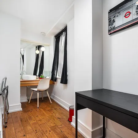 The Whitechapel 4*