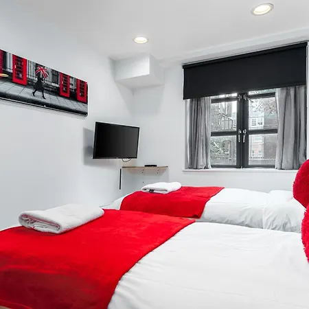 The Whitechapel 4*