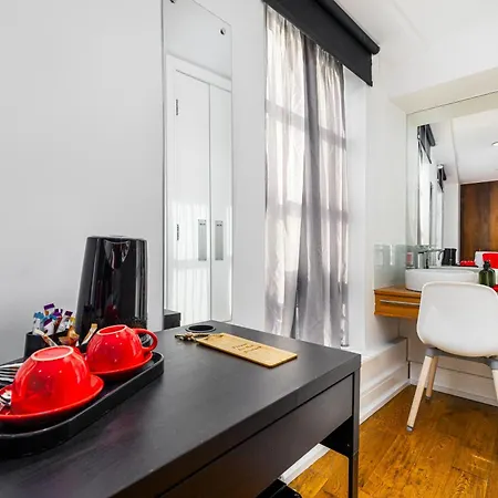 The Whitechapel Hotel 4*