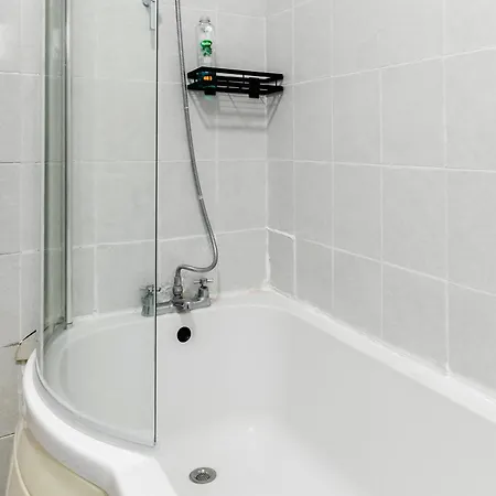 5br House, Free Parking Offa12, Contractor, Big Families, Relocation *