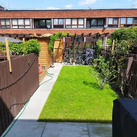 Spacious In Peckham Homestay London