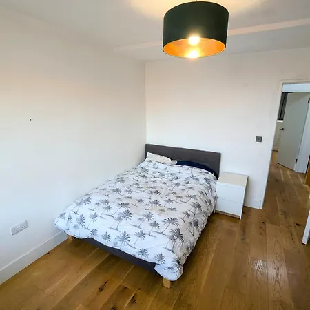 Spacious In Peckham Homestay *