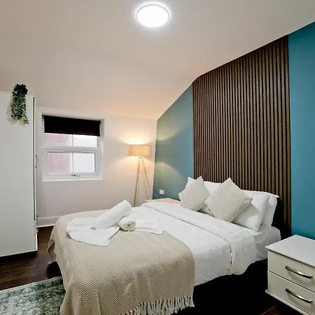Imperial Whitechapel Apartment *