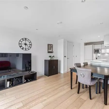 Londwell, Spitalfields & Brick Lane Luxury Balcony Penthouse Apartment