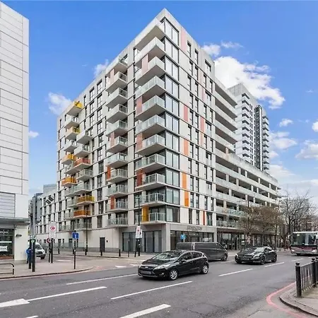 Londwell, Spitalfields & Brick Lane Luxury Balcony Penthouse Apartment