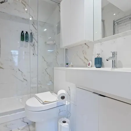 Apartment 1br Loft - Liverpool Street Sleeps 5 - The Simpsons Themed *