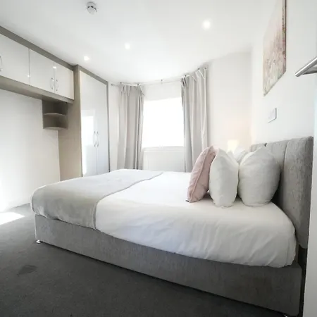 Apartman Hatton Heathrow Airport- Free Parking-free Underground To And From Heathrow Airport Hatton Cross Picture-see Fast Hatton Cross To 30min