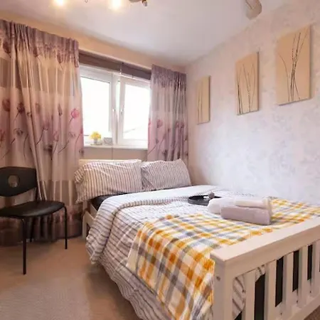 3br-sleeps9-parking-familyfriendly-nearexcel