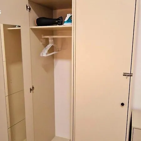 Apartment Cosy 2 Bedroom Flat Only 5 Minutes Walk To Canning Town Tube Station London
