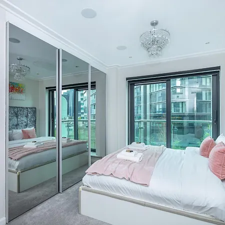 Apartment New Listing! Modern 3br, Prime Canary Wharf London