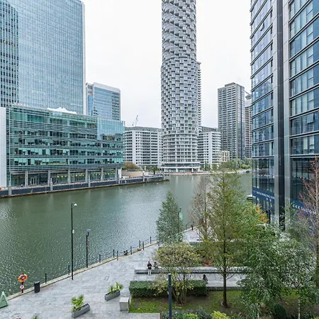New Listing! Modern 3br, Prime Canary Wharf *