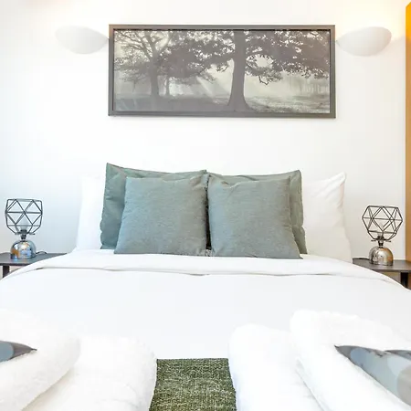 New Listing 2br With Parking, 10min Woolwich St *