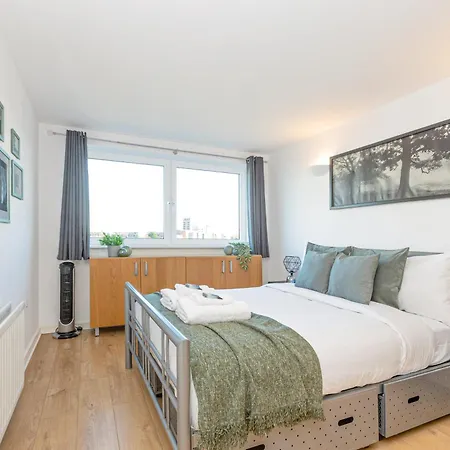 Apartment New Listing 2br With Parking, 10min Woolwich St *