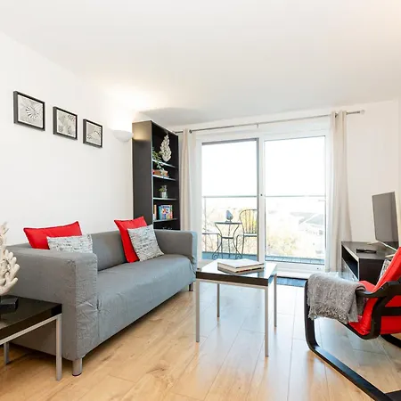 New Listing 2br With Parking, 10min Woolwich St * London