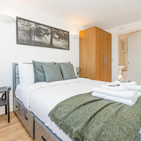 New Listing 2br With Parking, 10min Woolwich St Apartment *