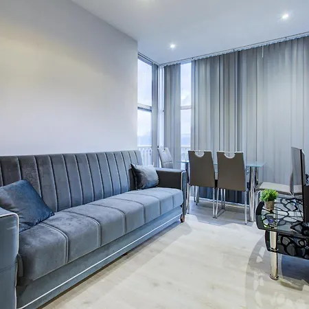 1 Bedroom Flat 6 Mins From Heathrow Airport Flat 18 * Harmondsworth