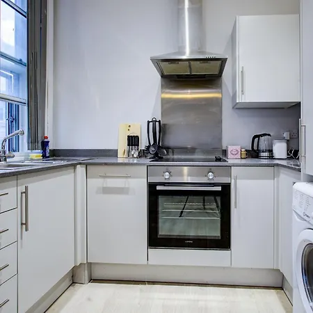 Apartment 1 Bedroom Flat 6 Mins From Heathrow Airport Flat 18