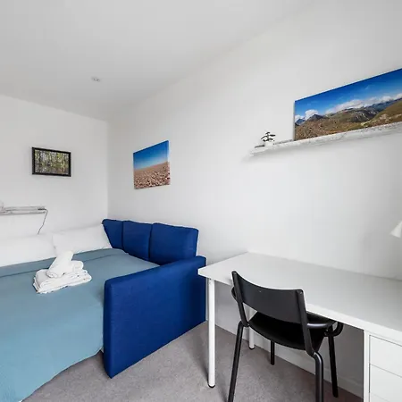 Impeccable Modern 2br Peachy London