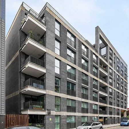 Impeccable Modern 2br Peachy London