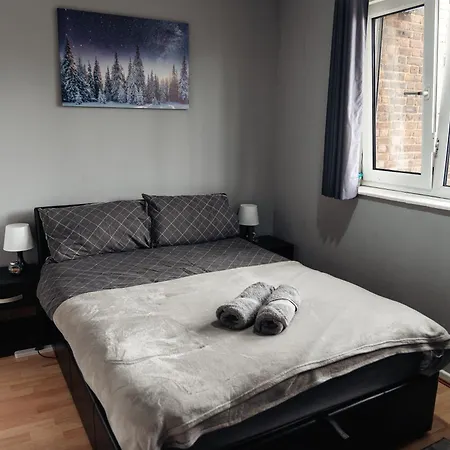Shard View 2 Bed Entire Flat London