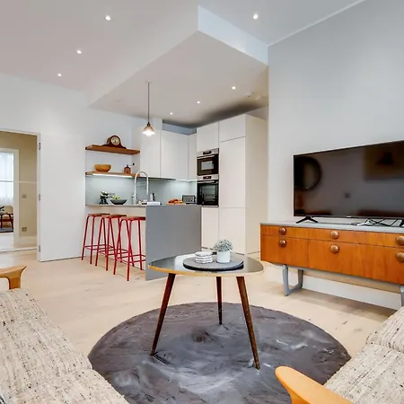 The Borough Collection Near Bridge And Borough Market * Londýn